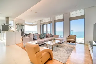 Image de Bluewaters Escape: Ocean View and Luxury Living