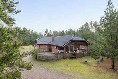 Image de Large cottage in peaceful, beautiful nature