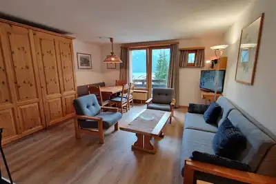 Image de Appartement de 3 1\/2 pièces ; vue sur les montagnes et le lac ; balcon ensoleill