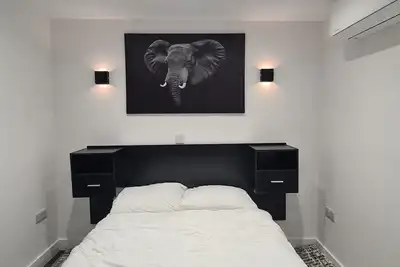 Image de Stylish contemporary studio apartment in the heart of Yate Bristol