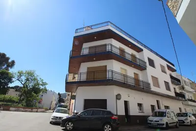 Appartement lumineux à 100 m de la plage - 2 chambres, rénové, équipé, WiFi saisonnier