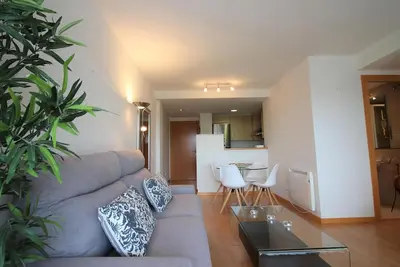 Image de Bel Appartement avec Terrasse, Piscine et Parking à 1, 2 km de la Plage de Roses