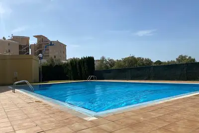 Image de Appartement à Roses : 1km de la plage, piscine, parking, Wifi, quartier calme