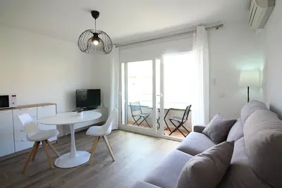 Image de Appartement rénové au cœur de Roses, à 150m de la plage