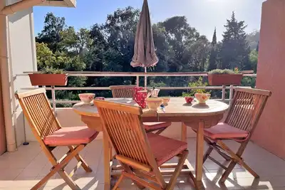 Image de Duplex 3 pièces avec grandes terrasses et parking - 6 couchages - proche plage, Le Lavandou