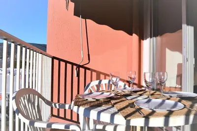 Image de Studio 4 couchages proche plage avec parking et balcon au Lavandou