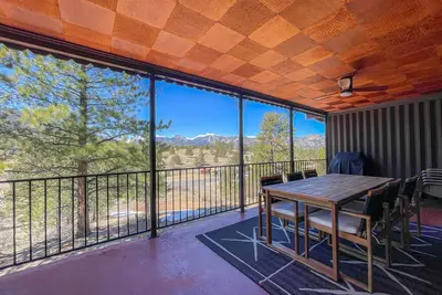 Image de Dunraven Retreat - Fresh Vintage 3Br Cabin