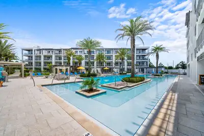 Image de The Pointe of it All! 3rd Floor Pool Views, Awesome!