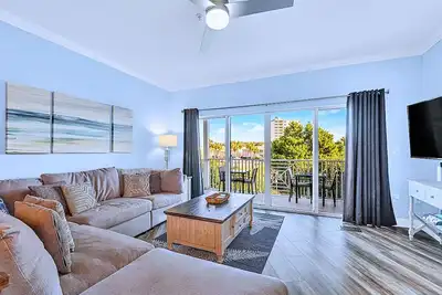 Image de Steps to Private Beach, Pool & 5 Beds, Destin Home