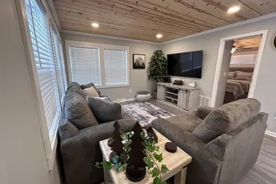 Image de Railroad Street Retreat ~ Close to Trails 8 & 13!