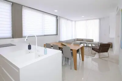 Image de Beautiful 2bdm apt with gorgeous view