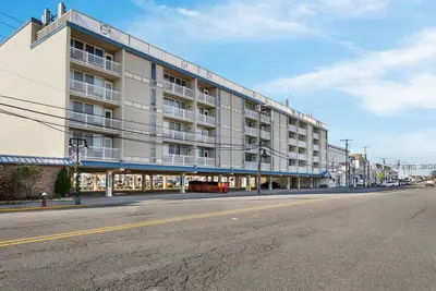 Image de Welcome to the Hall Harbor Condominiums in Stone Harbor, Nj
