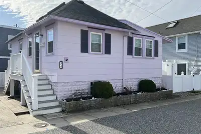 Image de Introducing Stone Court Cottage, a charming vacation rental available for your summer vacation
