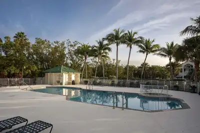 Image de Sunrise 308-2br/2ba condo near beaches with pool, parking, balcony