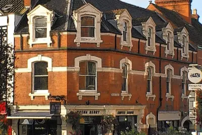 Image de Fantastic Central Glastonbury Location