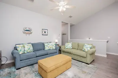 Image de Modern Pet-Friendly Escape, w/Resort Amenities & Close to the Beach!