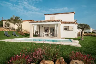 Image de Bellevue 36a by Klodge - retraite moderne avec piscine, jardin et vue