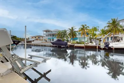 Image de Waterfront paradise with fire pit, Washer/Dryer, and central Ac