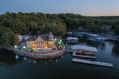 Image de The Lighthouse - Amazing 7, 000 Sf Home - Private Heated Pool & Golf Course