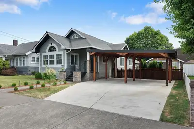 Image de The Modern Manor. A two bedroom, with loft, located in the heart of Puyallup.