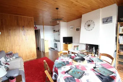 Image de 1er étage, balcon, télévision, casier à ski, 55m², Chamrousse