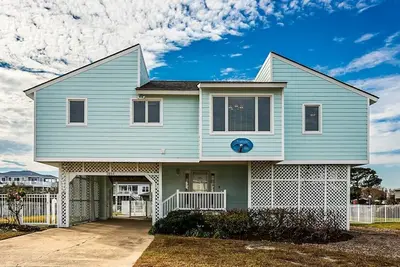 Image de *New* Gullway Bay- Dog Friendly, Elevator, Pool overlooking Back Bay!