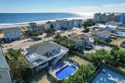 Image de *New* Blue Ocean- Steps to Beach, Private Pool, Slps 16