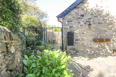 Image de Causeway Hideaway, romantic, with a garden in Dore