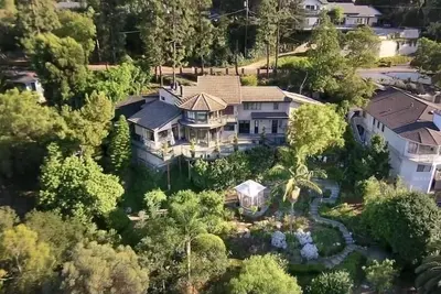 Image de Wake to Panoramic views ~ Luxury Retreat Awaits Above the City ~ Hot Tub Oasis 🌴
