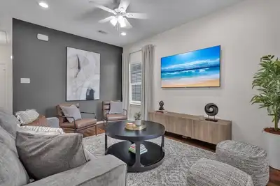 Image de *Eado Urban Escape, Contemporary Gem, Sleeps 6*