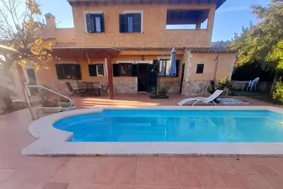 Image de Villa With private Pool for Groups and Families 8 Sleeps