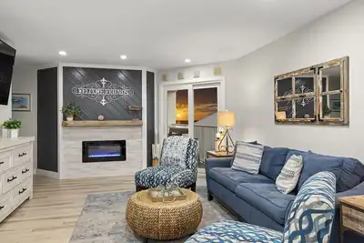 Image de Beach condo with sunset views