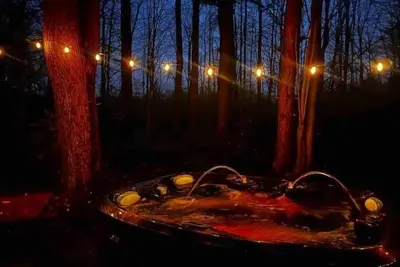 Image de Exclusively Pymatuning Tiny Home w hot tub