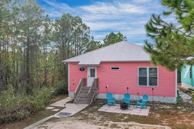 Image de Cute Cottage~2 Pools~Beach Nearby ~ Book Today for a Great Getaway!