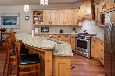 Image de Grand Lodge 22 at the Official Collins Lake Resort