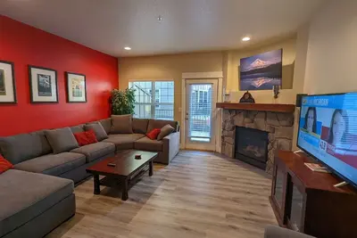 Image de Chalet 65 at the Official Collins Lake Resort