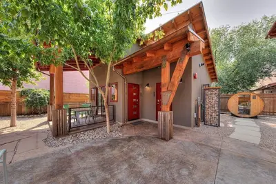 Casa Moab Hideaway | Downtown | Sauna and Fire Pit
