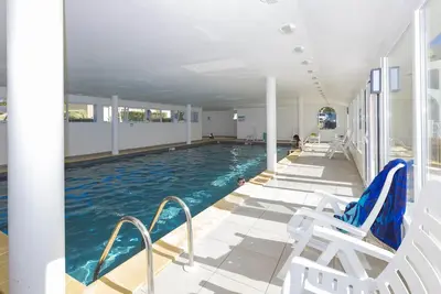 Image de Maisonnette Spacieuse + Terrasse | Accès Piscine