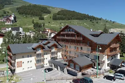 Image de Appartement avec Accès Piscine + Casiers à Ski