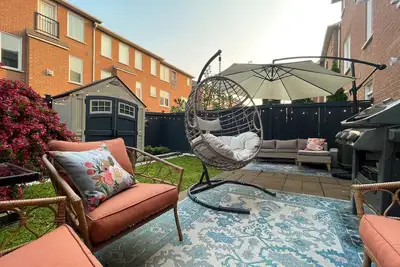 Image de Sleek 3-Level Townhome, Close to Subway Station