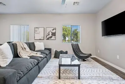 Tsmc - 2 Bedroom 2 Bath w/ Pool and Gym #2003