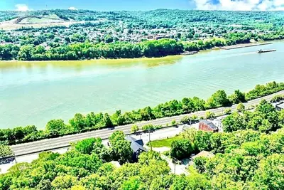 Image de Spacious Apartment with Amazing views of Ohio River!