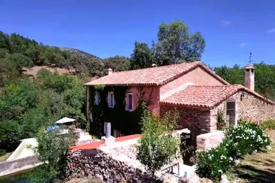 Image de Water mill away from the world to disconnect from the world