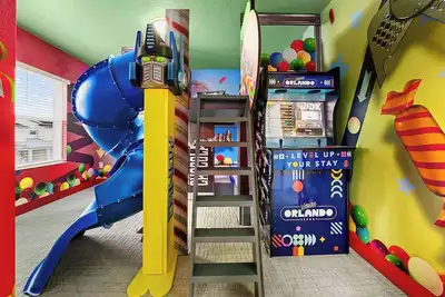 Image de Villa Sublime | Comfy home w/candy-themed Br, & Pvt pool - 8 mins from Universal