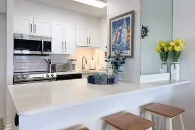 Image de Unit 1005-Modern Oceanfront Retreat w/Serene Views
