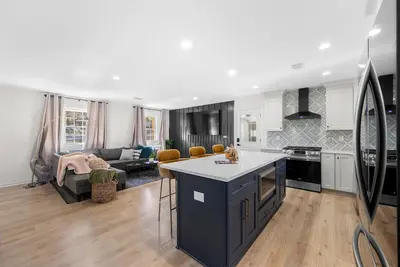 Image de Outdoor Projector, Arcade, Fire Pit, 2 Living Rooms, Fire Pit, and more!