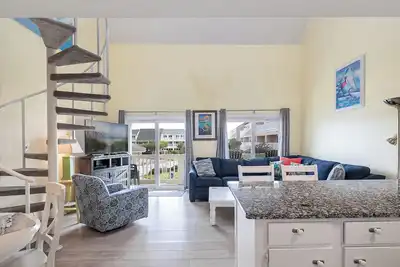 Image de Pebble Beach F-208, Oceanside Condo in Emerald Isle, Nc!