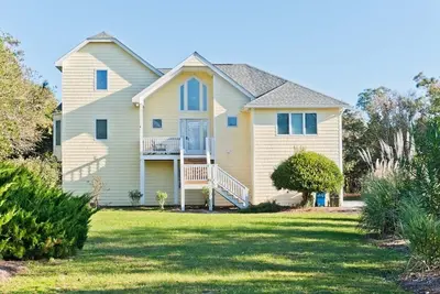 Image de Rest Ashore, Oceanside House in Emerald Isle, Nc!