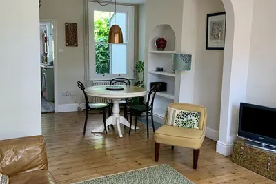 Image de Cosy Victorian cottage close to Cambridge University colleges and city centre.
