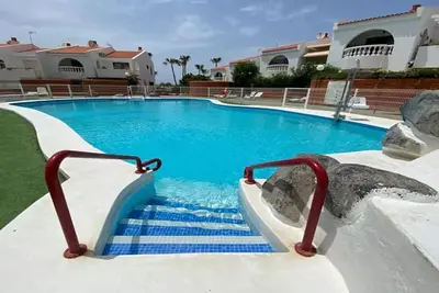 Image de Tranquil 2 Bedroom Apartment. Communal Pool. Air Conditioning